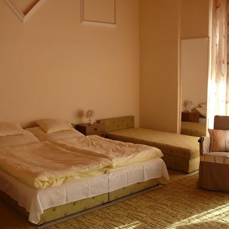Madacsi Vendeghaz Apartment Kiskoros Luaran gambar