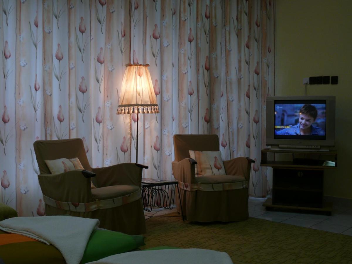 Madacsi Vendeghaz Apartment Kiskoros Luaran gambar