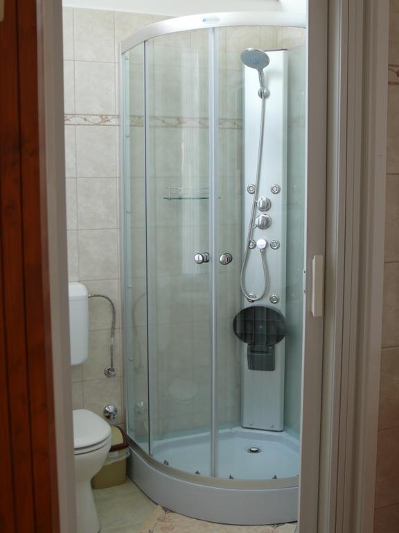 Madacsi Vendeghaz Apartment Kiskoros Luaran gambar