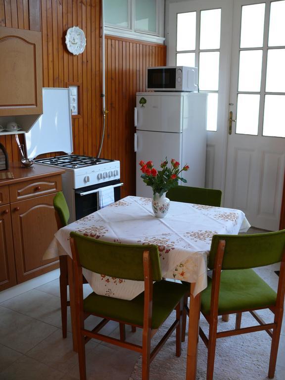 Madacsi Vendeghaz Apartment Kiskoros Luaran gambar